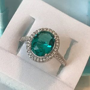 OVAL SILVER WOMEN’S RING